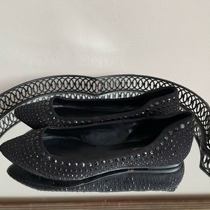 BCBGeneration| Women Flats| Size 7| Black and Shiny Details